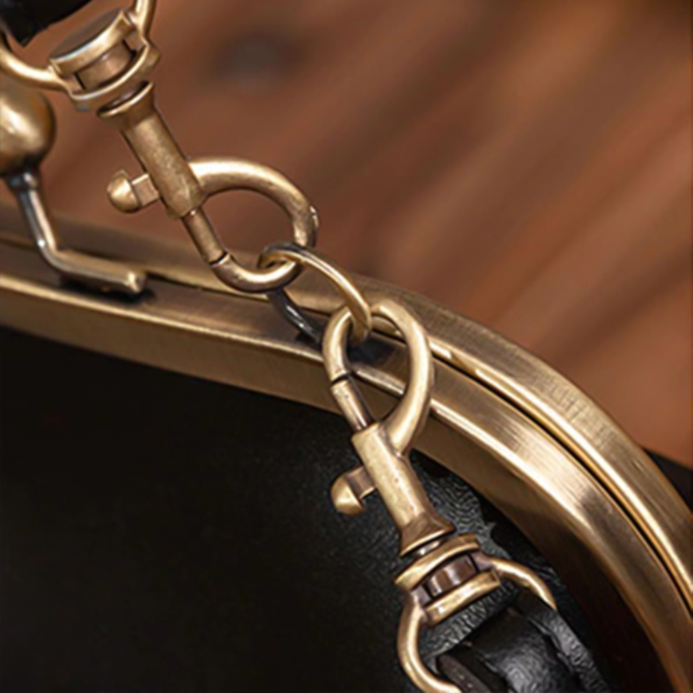 Sac à Main Femme en Cuir Vintage — Fermeture Bouchon Rétro Chic